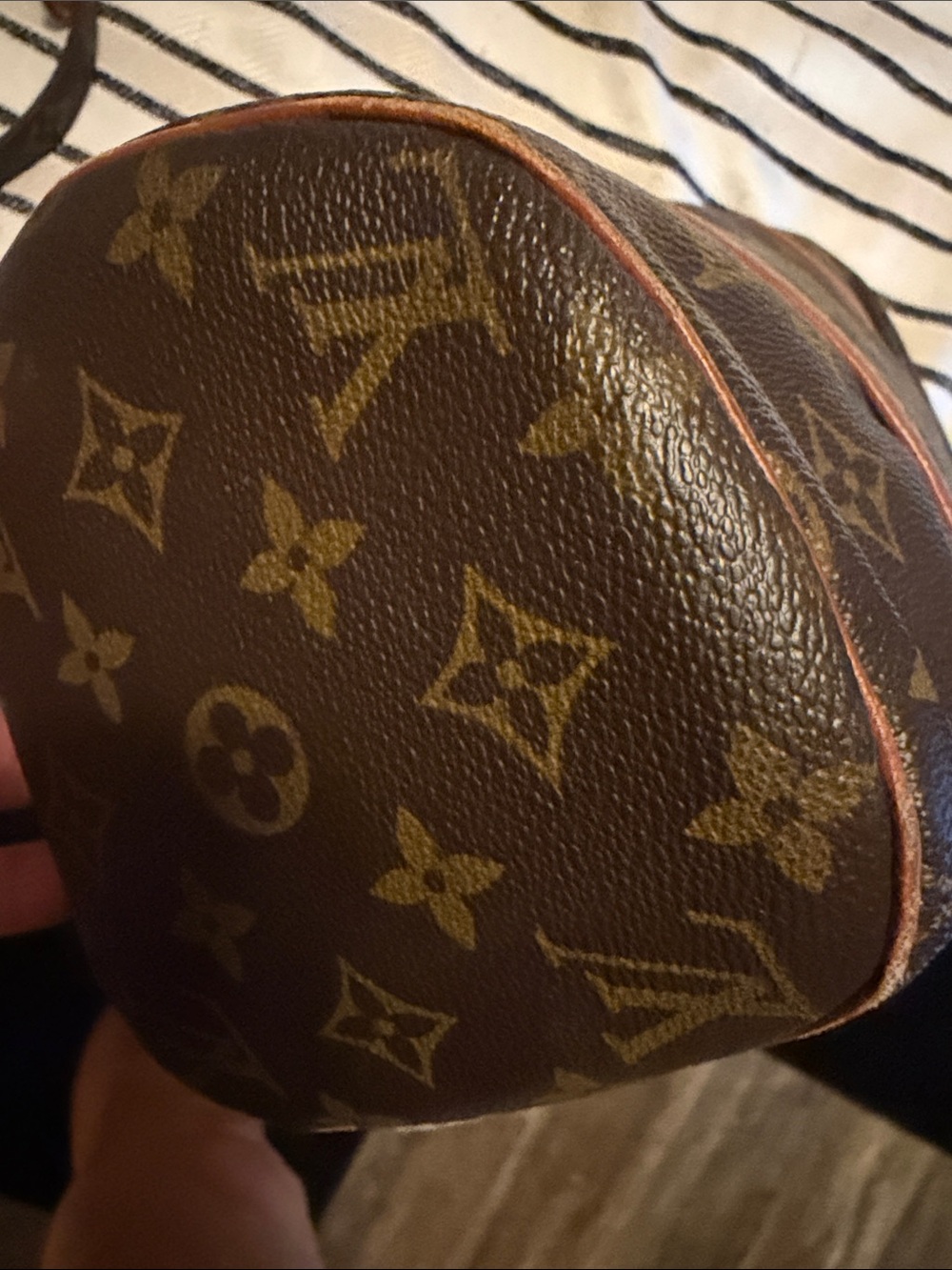 Louis Vuitton Monogram Barrel Bag in Brown and Tan - Picture 3 of 5